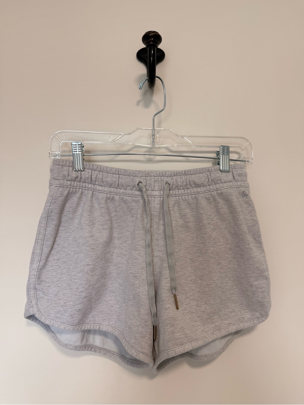 Travis Matthew Light Gray Women's Drawstring Lounge Shorts — Size Small